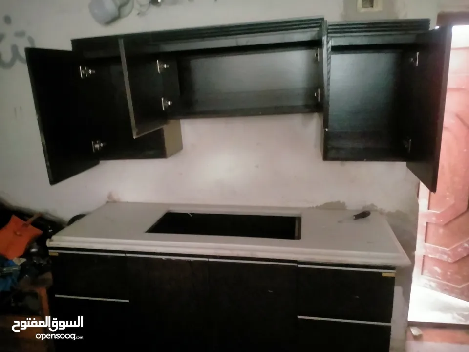مطبخ صغير يصلح لروف من اجود انواع الخشب خشب لاتيه ثقيل مع قاعدة مع رخام 2 متر في 60