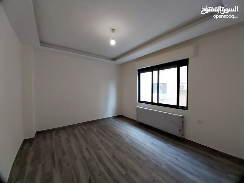 شقة مميزة طابق اول بمساحة 235 متر البيع في ضاحية النخيل  ( Property ID : 30844 )