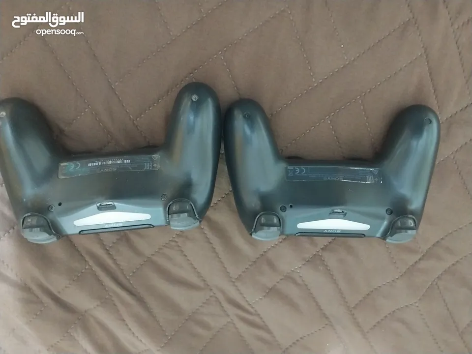 بلايستيشن 4 مستعمل اقل من سنة وكالة مش مصلح مع سي دي فيفا 23 و يدتان فيهم عطل موضح بالوصف
