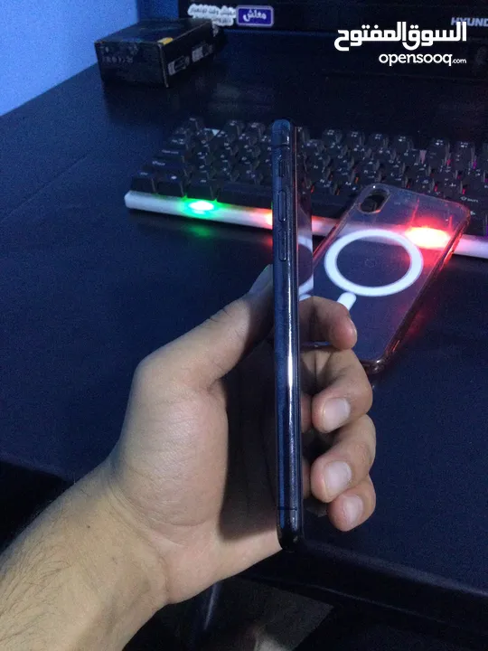 iPhone X  64GB  رمادي مش مغير اشي التلفون نظيف للبيع او للبدل على شاشة Pc