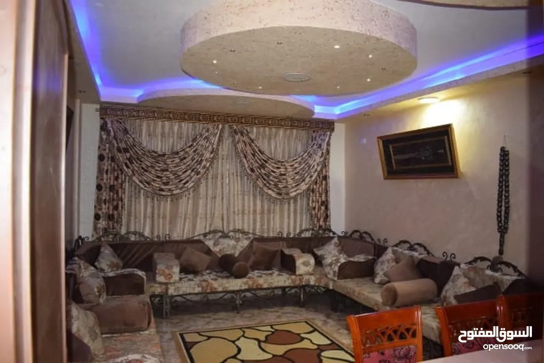 بيت مستقل في مخيم البقعه للبيع بسعر مغري
