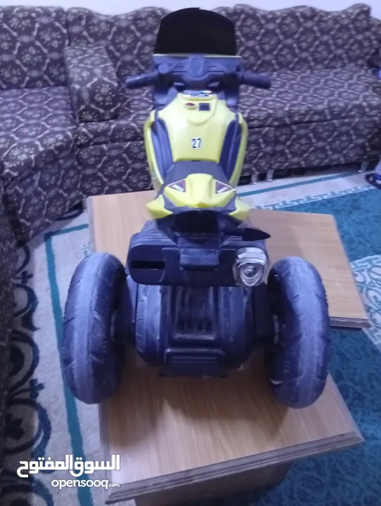 دراجة كهرباء شحن بحالة ممتازه شغالة 100/100 على الفحص