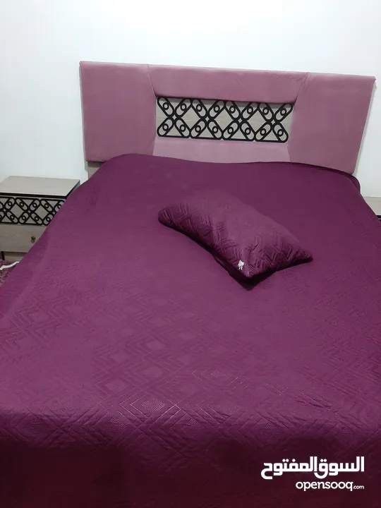 غرف نوم شبابيه ومجوزة..غرفتين نوم بحاله ممتازه تختين و3كمودينات وخزانه 6درف طابقين بحاله ممتازه