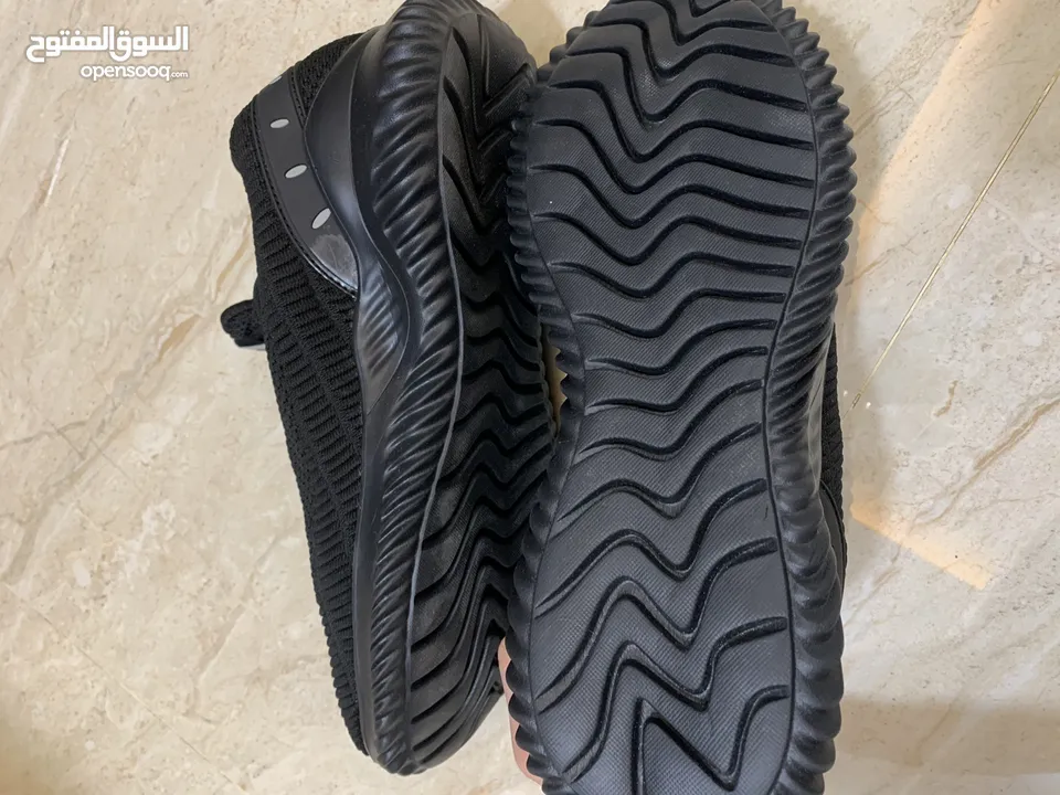 حذاء رياضي جديد ، مقاس 46 , ميموري فوم مريح جداً