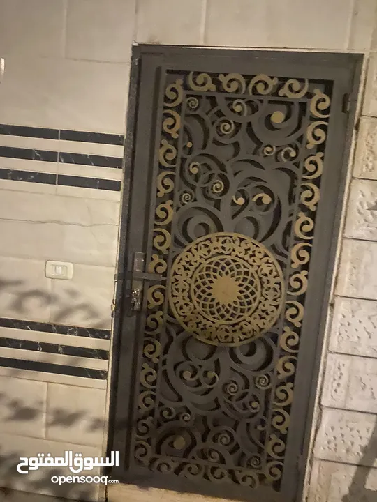 باب حديد تفصيل وكالة مقاس متر xمترين