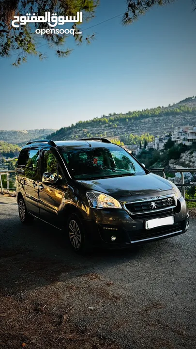 بيجو بارتنر تيبي  Blue HDi يد أولى  فحص نخب  سيارة مميزة ونظيفة  تنازل فوري عند الدفع كاش