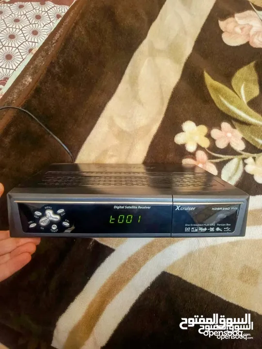 رسيفر عادي نوع إكس كروزر بحالة ممتازة **للبيع السعر 15دينار