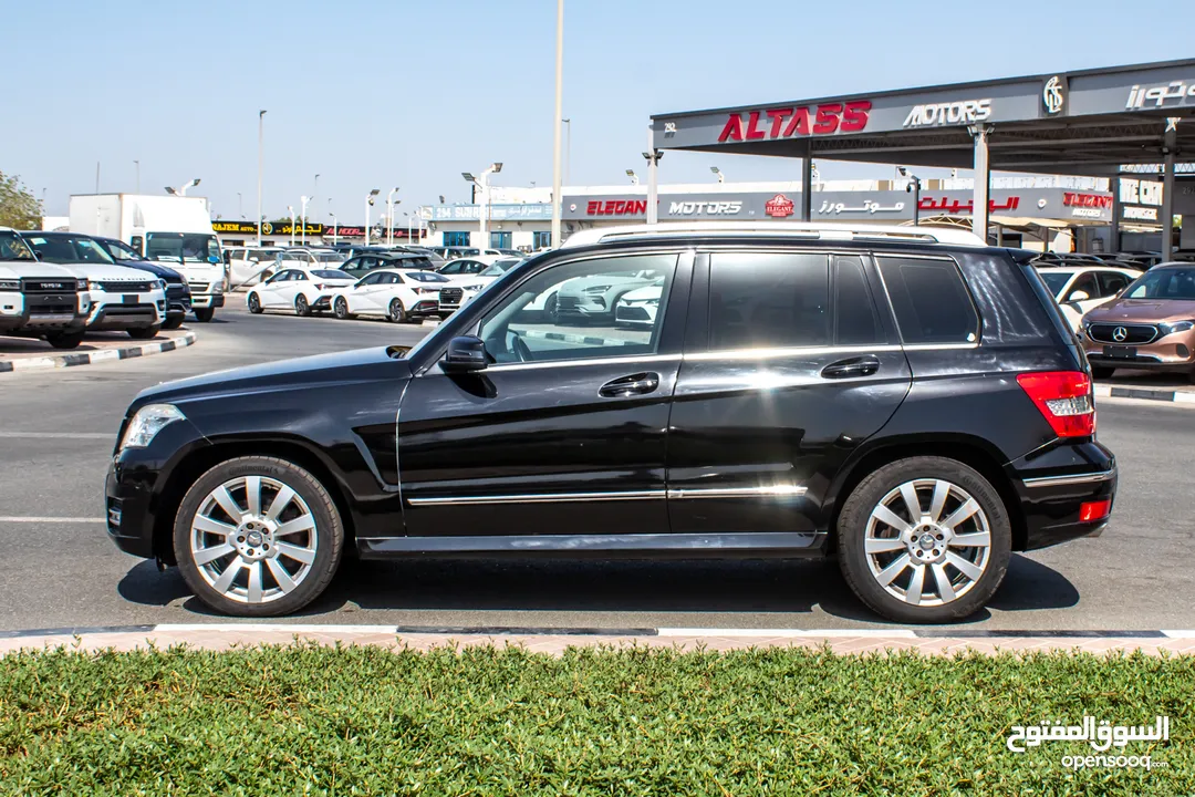 MERCEDES BENZ GLK300 // FRESH JAPAN IMPORTED // LOW MILEAGE