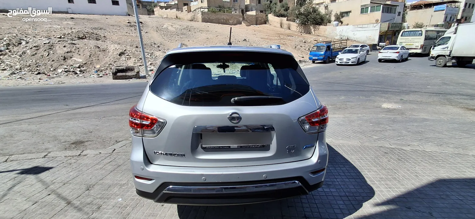 نيسان باثفيندر مستعمل للبيع  موديل 2017