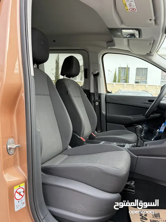 فولكس فاجن كادي ترخيص 2022 محرك 2000 ديزل  جير عادي  ركاب 4+1