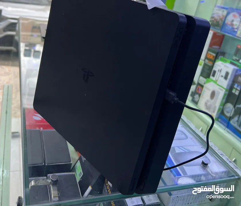 بلايستيشن 4 معدل بسعر مميز جداً والتواصل عبر الواتساب فقط