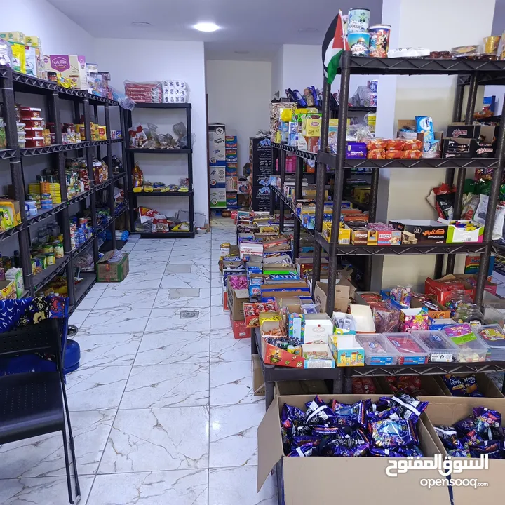 سوبر ماركت للبيع في موقع ممتاز بالقرب من مسجد نزال الكبير على الشارع