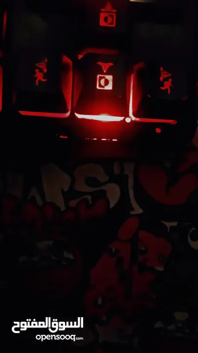 "عيش تجربة اللعب الكاملة مع كيبورد RGB بإضاءة متغيرة وتحكم كامل"