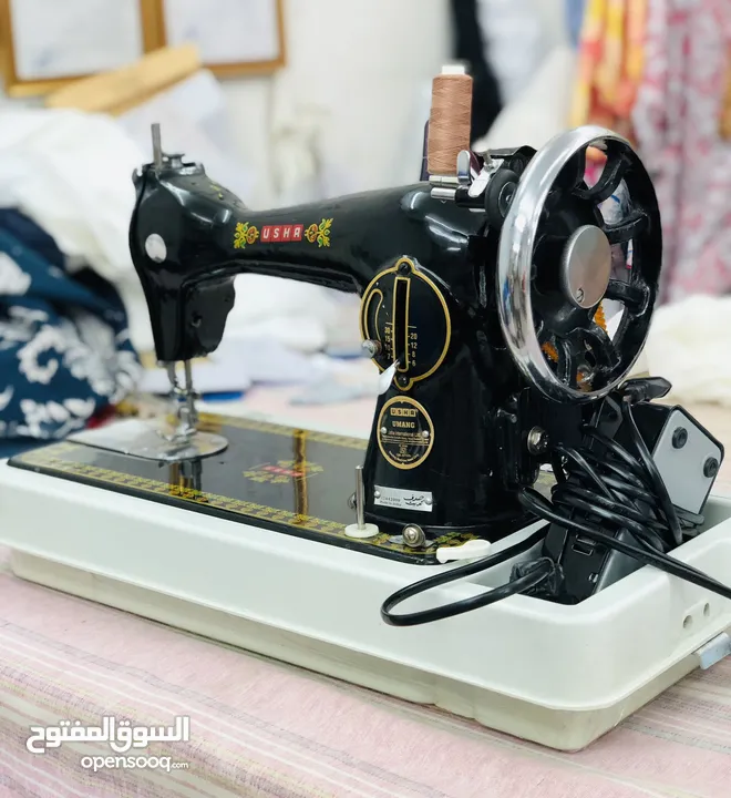 Sewing machine Usha made in India for sale للبيع مكينة خياطة اوشا هندي مستعمل