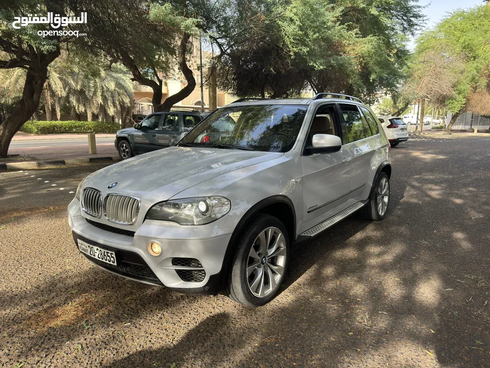 BMW X5 V8 فل كامل المواصفات أعلى درجة