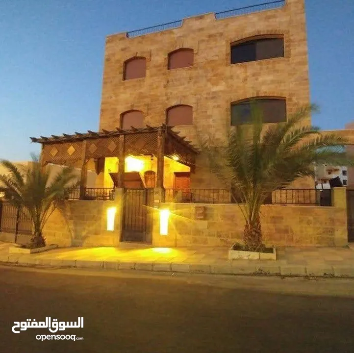عمارة سكنيه 5 شقق للبيع بالعقبه.