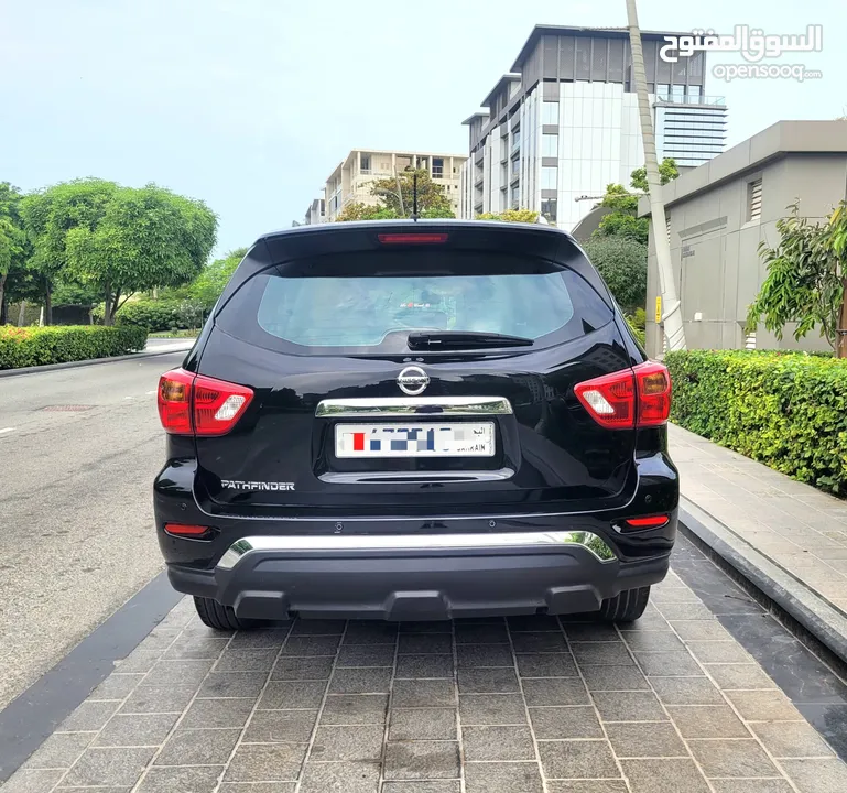 NISSAN PATHFINDER MODEL 2018 FULLY AGENCY MAINTAINED SINGLE OWNER  FULL COVERAGE INSURANCE