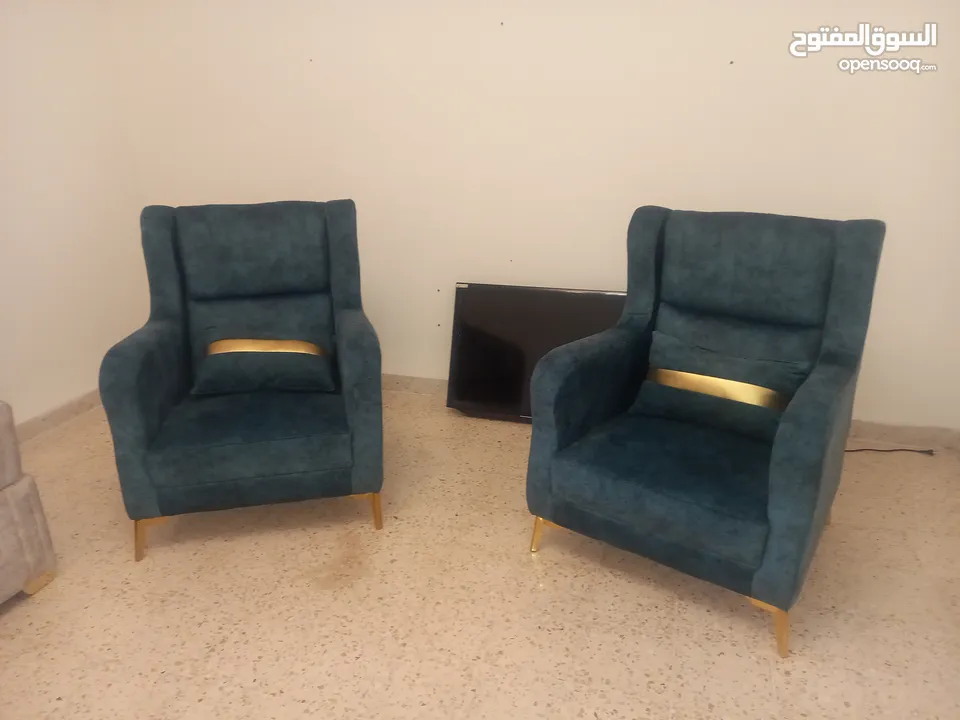 طقم كنب مستعمل بحالة الوكالة للبيع