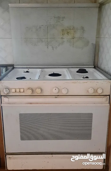 فرن غاز حجم كبير شغال بالكامل 100% +ساعة و بربيش