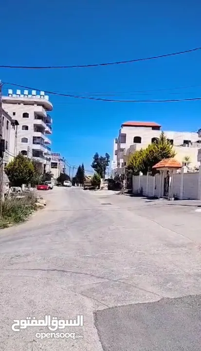 محلان جديدان للبيع بمساحة 105 م2  رام الله  بيتونيا ، بجانب مسجد سيف الدين بناء وتشطيب جديد