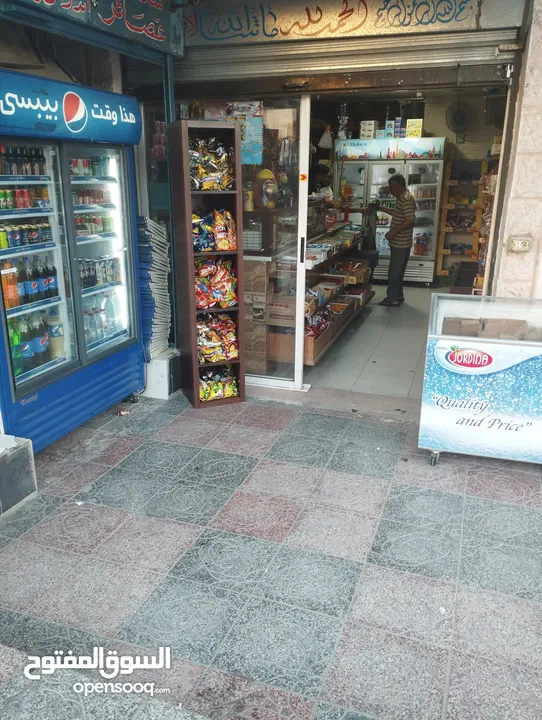 بقالة للبيع