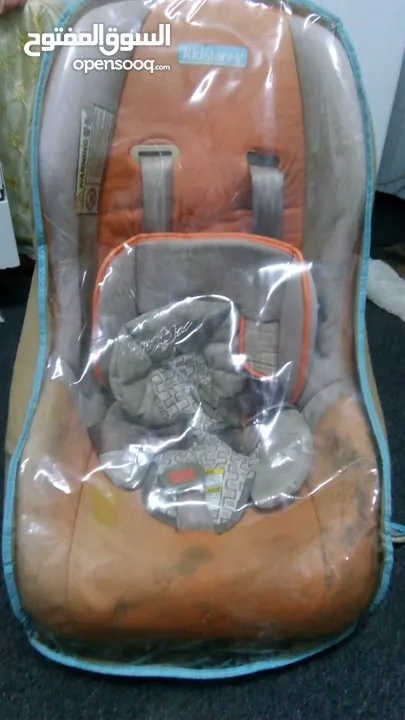 السعر 5 دنانير  كرسي سيارة  بحاجة لدراي كلين فقط    car seat   مقعد اطفال