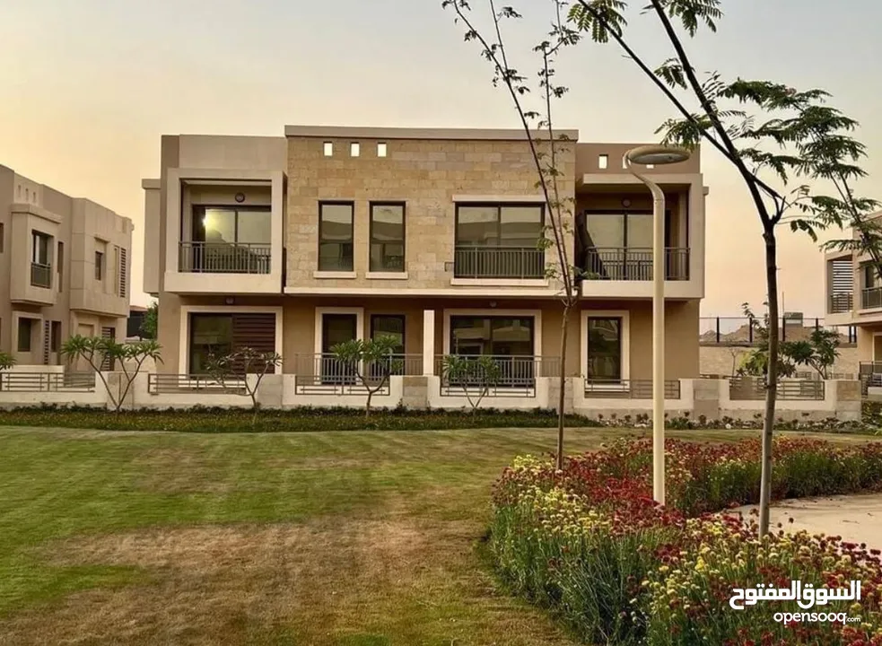 للبيع اخر Quatro villa ف اخر مرحله فيلات بكمبوند تاج سيتي امام المطار