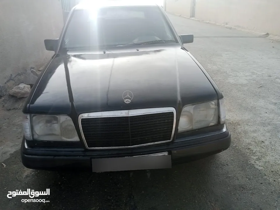 للبيع سيارة مرسيدس موديل 1985