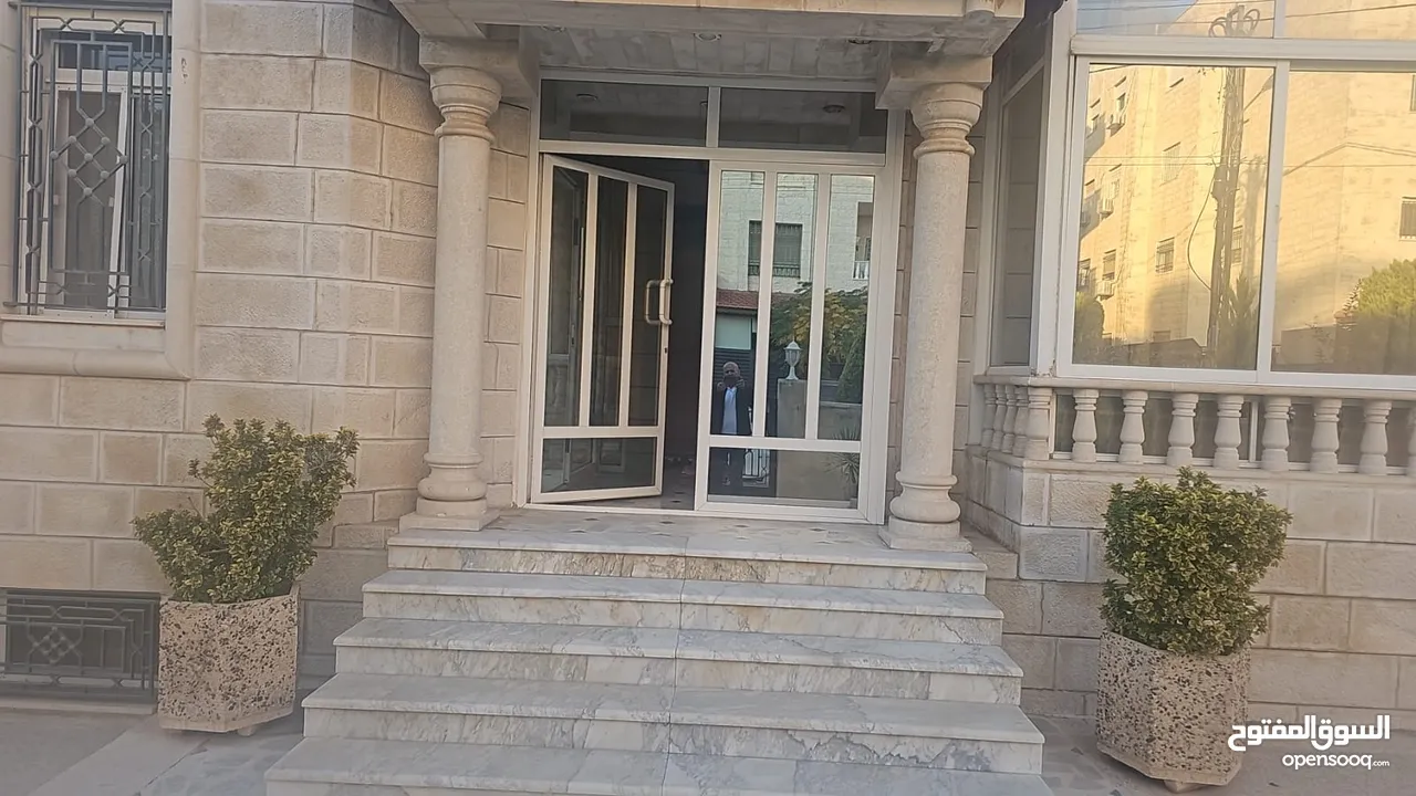 فيلا فاخرة للبيع في الجندويل