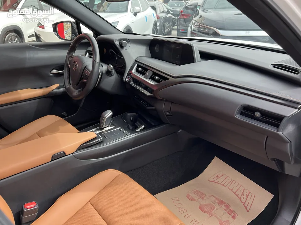ليكزس UX300e كهربائية اعلى اضافات 2021