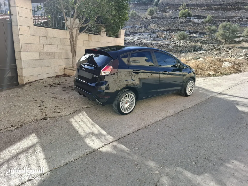 للبيع فورد فيستا