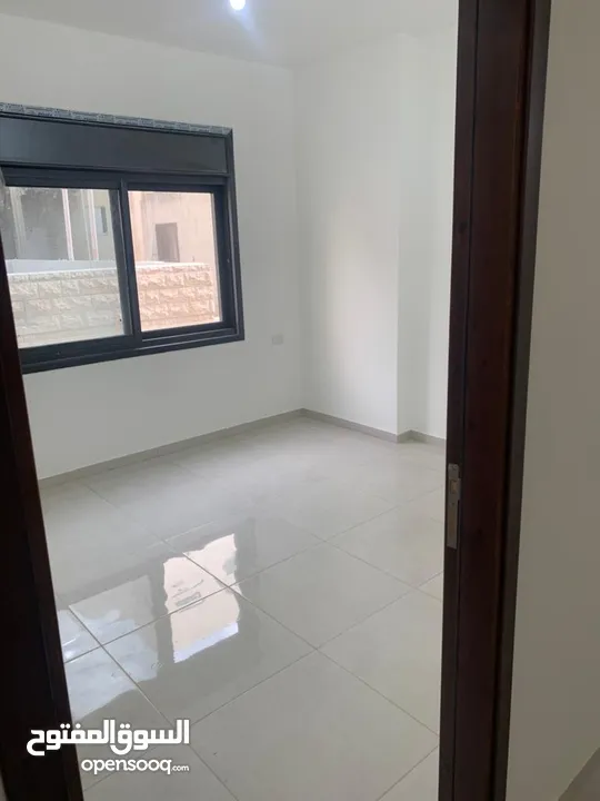 شقة طابو للبيع كاش فقط، نابلس المخفية قرب سوبر ماركت مطاوع عمارة المحسن الطابق الثاني ويوجد مصعد ووا