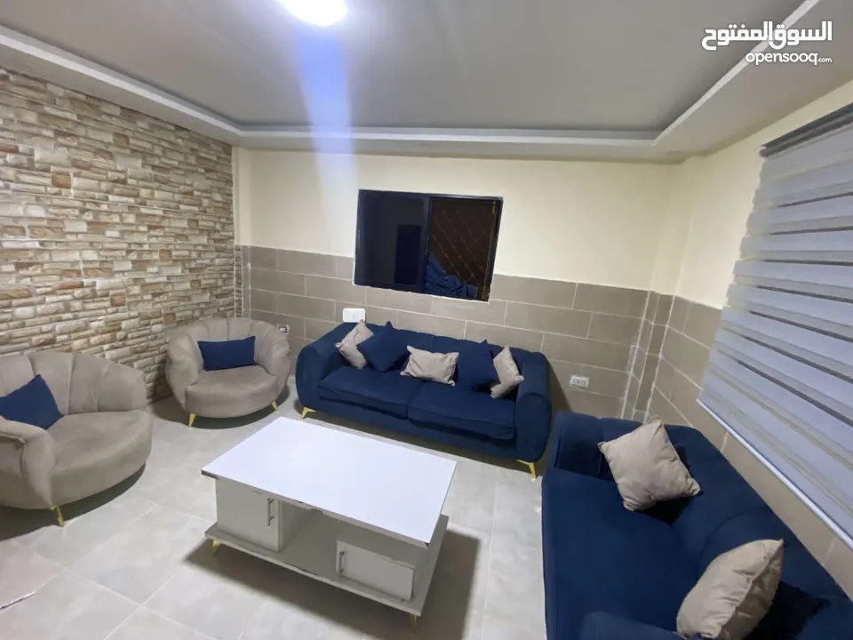 طقم كنب للبيع بداعي السفر