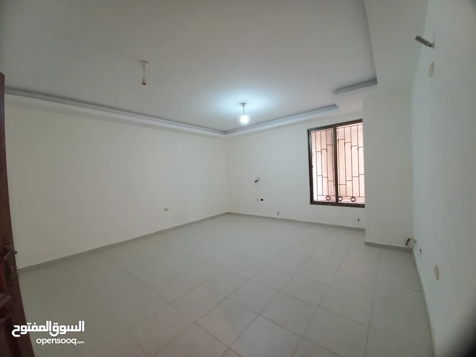 شقة غير مفروشة للإيجار 200م2 ( Property 19139 )-175072741