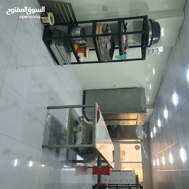 محل حلويات غربيه وايس كريم للبيع او للضمان