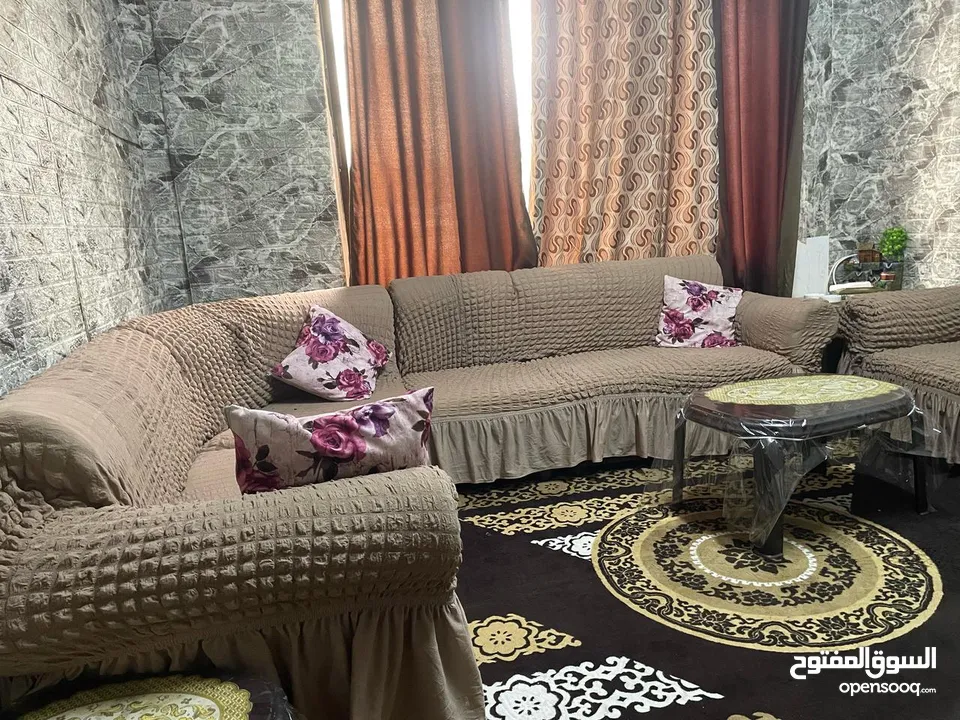 كنب بني كورنر  ممتاز مع كفرات