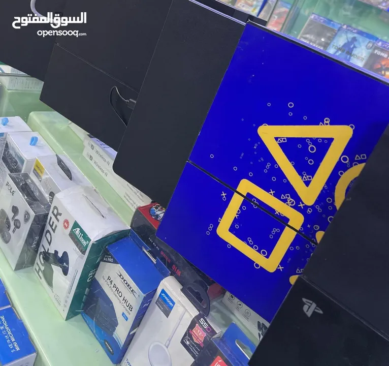 بلايستيشن 4 معدل بسعر مميز جداً والتواصل عبر الواتساب فقط
