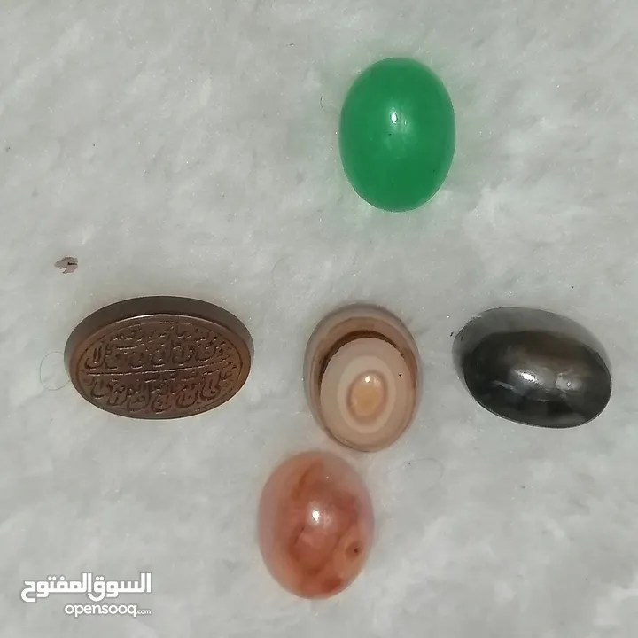 للبيع خمس احجار كريمه ب 5 دنانير مع التوصيل