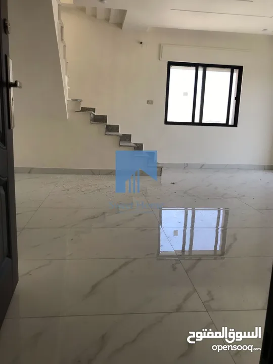 شقة فاخرة للبيع في الجندويل طابق ثالث مع روف دوبلكس 131م تشطيب سوبر ديلوكس لم تسكن