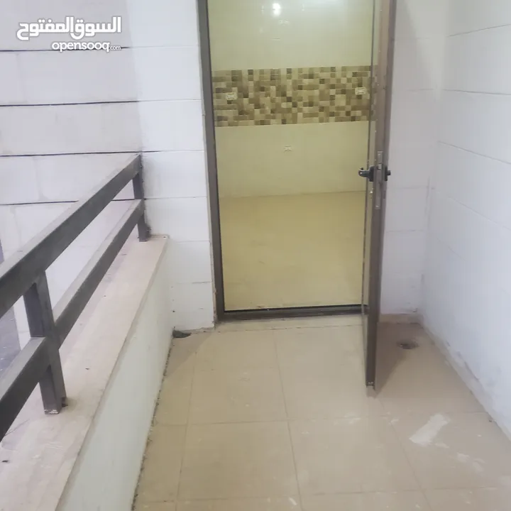 3 شقق باقي من المشروع السلط منطقة اسكان المهندسين شقق سوبر ديلوكس شبه ارضي موقع ممتاز أبراج البلقأ