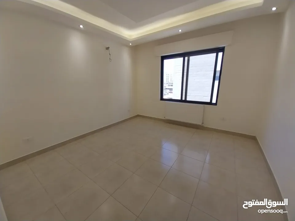 شقة غير مفروشة للإيجار ( Property 38842 ) سنوي فقط