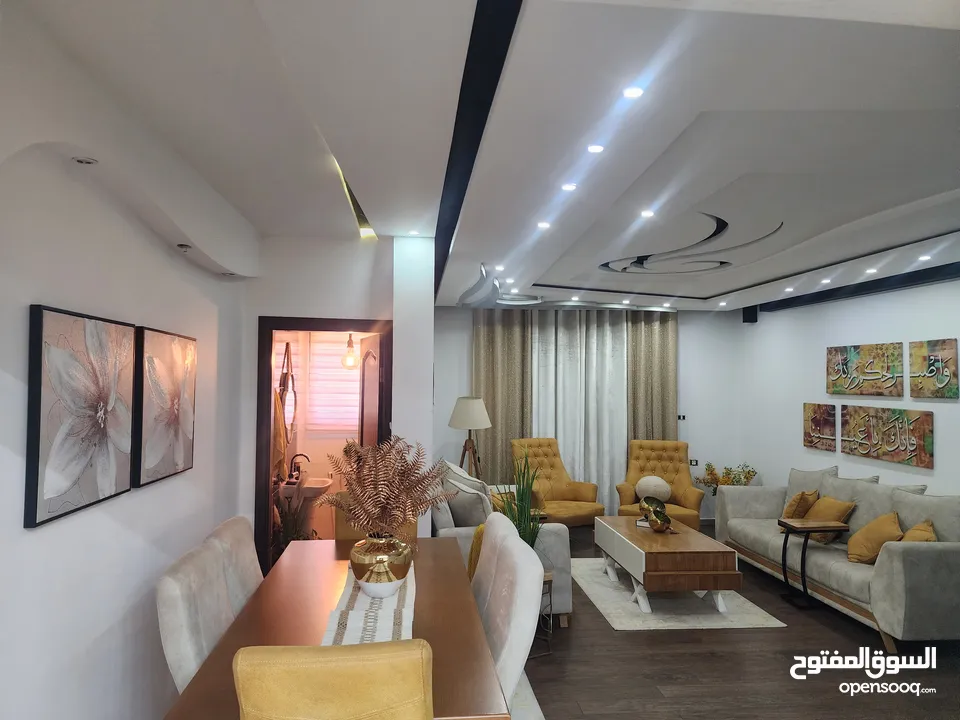 شقة مميزة للبيع مع الأثاث