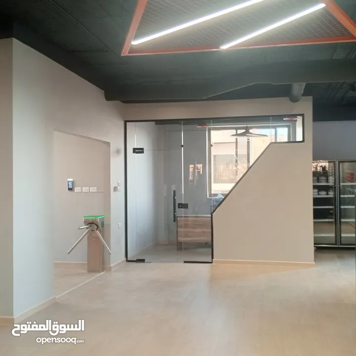 تفصيل تنفيذ وصيانة ابواب واجهات السيكوريت بافضل جوده ووقت وسعر