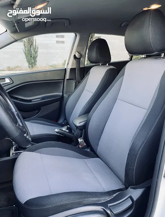 ميني جيب مميز من هيونداي i20 Active للبيع