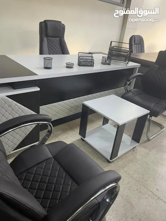 ‏مكتب مدير متميز   مكتب + الجانبية مع طاولة أمامية مقياس مترين