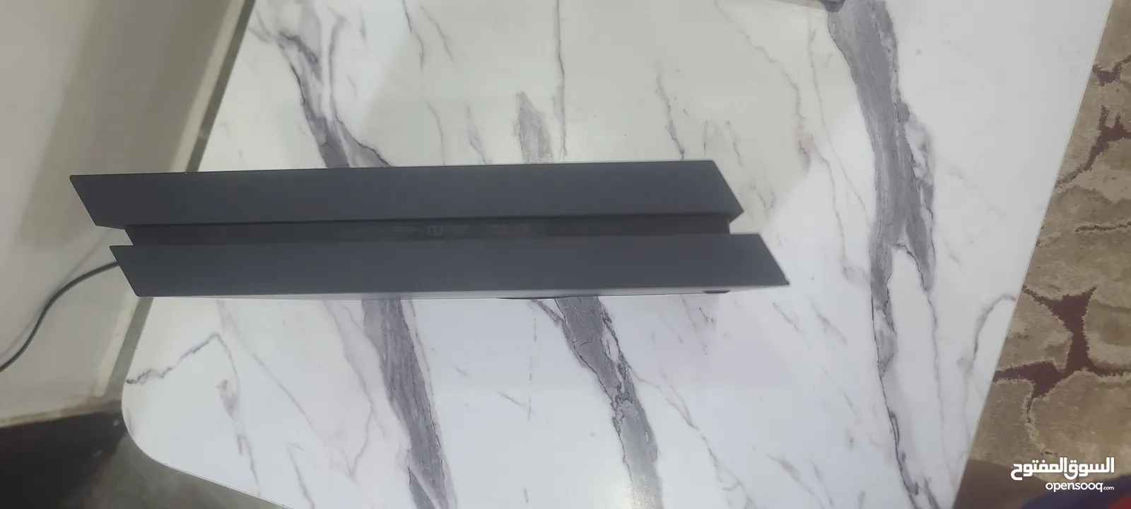 بلايستيشن فور فات ون تيرا بايت نضيفة جداً ولا مرا معطله او راحت على صيانه و كنت انضفها كل أسبوع مرا.