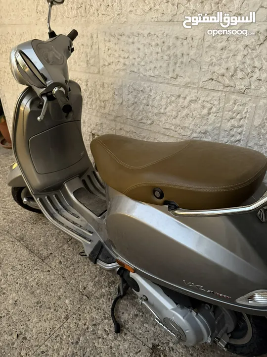 Vespa Silver - Camel VXL 150