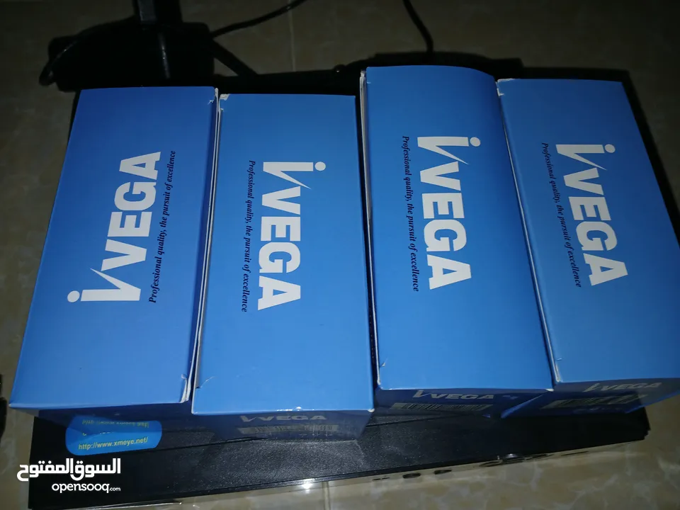 كاميرات مراقبة 2 ميجا مستعمل وحالة ممتازه ويوجد كاميرا بالكرتونه ومحولات بالكرتونه شغالات عالفحص