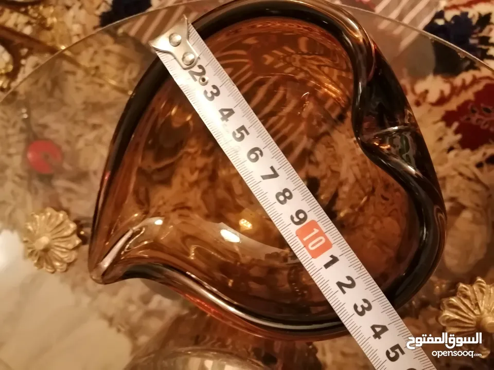 منفضة سجائر /طبق حلوى من زجاج مورانو الفني الرائع على شكل قلب ومختومة من الأسفل للمهتمين
