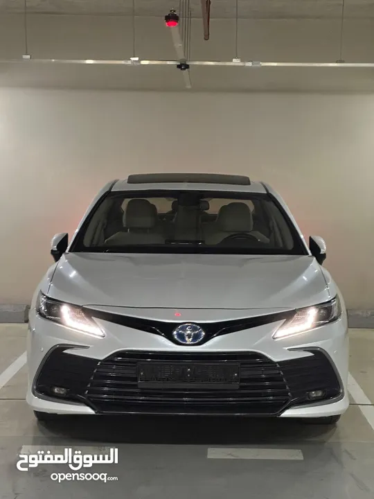 Toyota Camry 2023 Gle  بحالة الوكالة